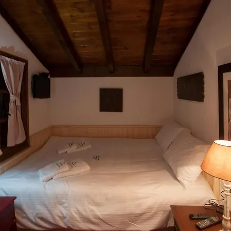 Dandy Agoriani-chalet Orelia-fireplace